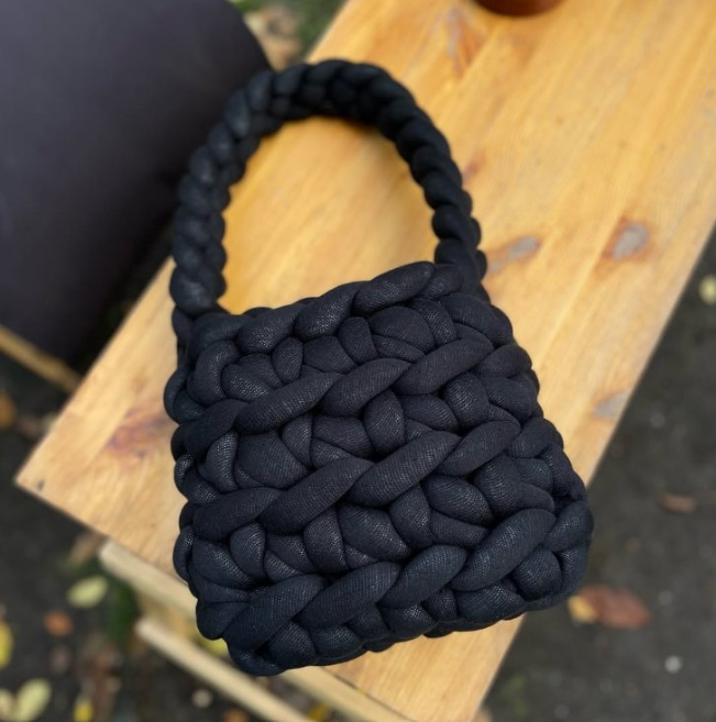 Black Pearl — чорна сумочка